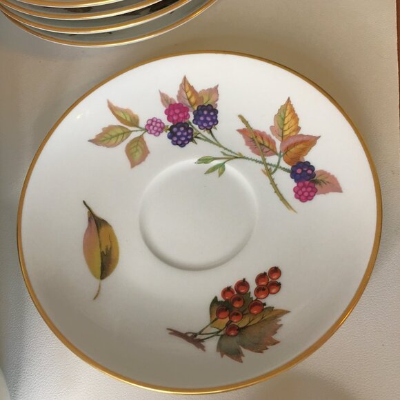 MCM 1961 ROYAL WORCESTER "Evesham" Gold Rim Cups & Saucers 🫐🍎 SET of 9! - Picture 10 of 15